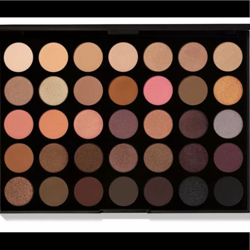 35W warm it up morphe palette.